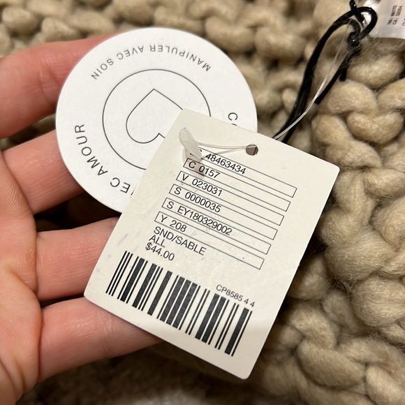 NWT Urban outfitters chunky knit scarf in sand - Picture 4 of 6